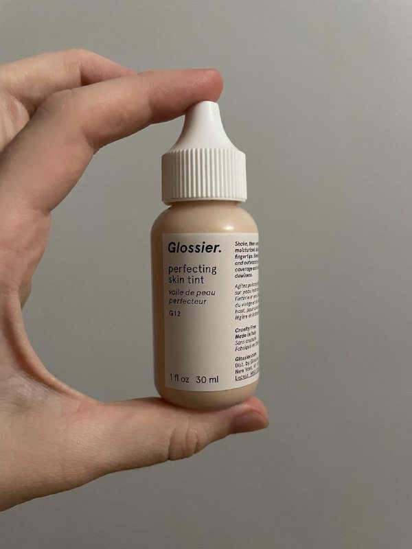 Гирлянда Jysk, бежевая нейлоновая сумка Amomento, тинт Glossier Perfecting Skin Tint 8