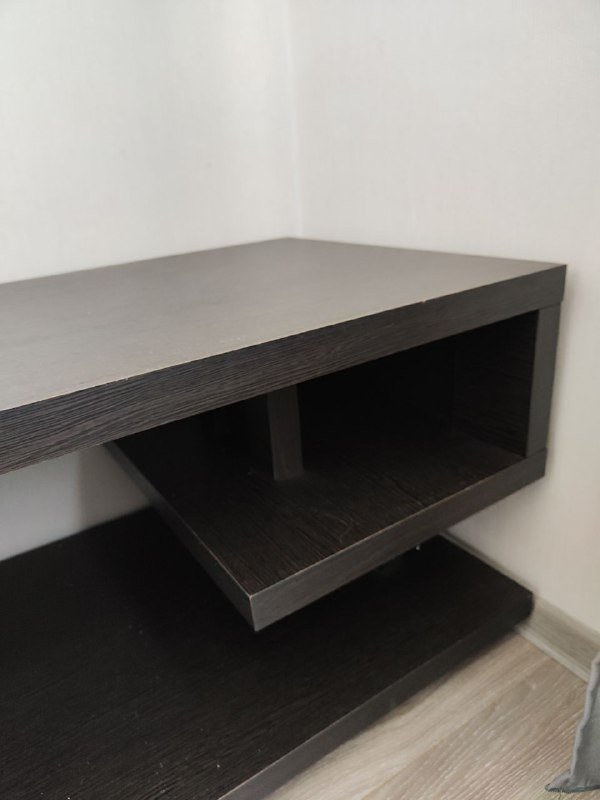 Стол журнальный на колесах 2