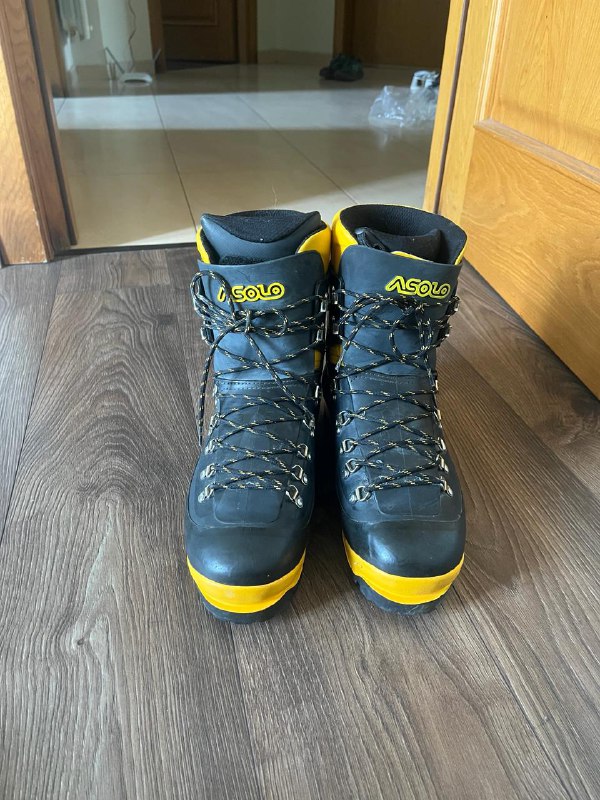 Asolo AFS 8000 winter mountaineering boots