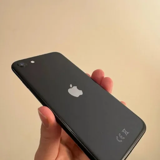 iPhone SE 2020 / 64 GB
