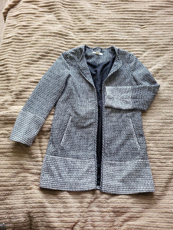 Белая накидка кофта, чёрное пальто, повязки на голову, белая байка, чёрная рубашка, пиджак, серое платье, байка платье 6