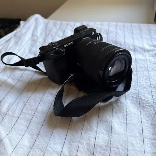 Sony a6500 камера, объектив 18-135mm, батарейка, карта памяти