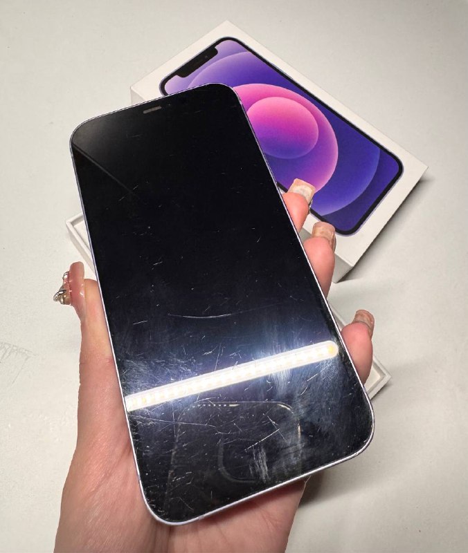 Фиолетовый iPhone 12 на 64Гб 7