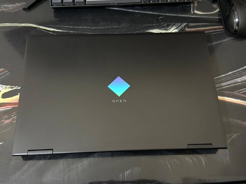 Ноутбук Omen 15, наушники AirPods 3 3