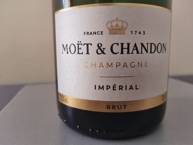 Шампанское Moët & Chandon Brut 3
