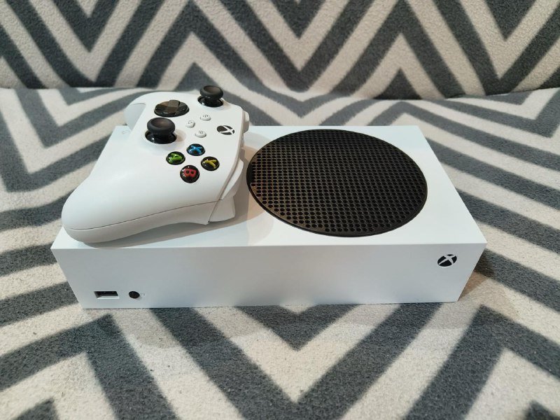 Xbox Series S 512 GB, джойстик и провода 2
