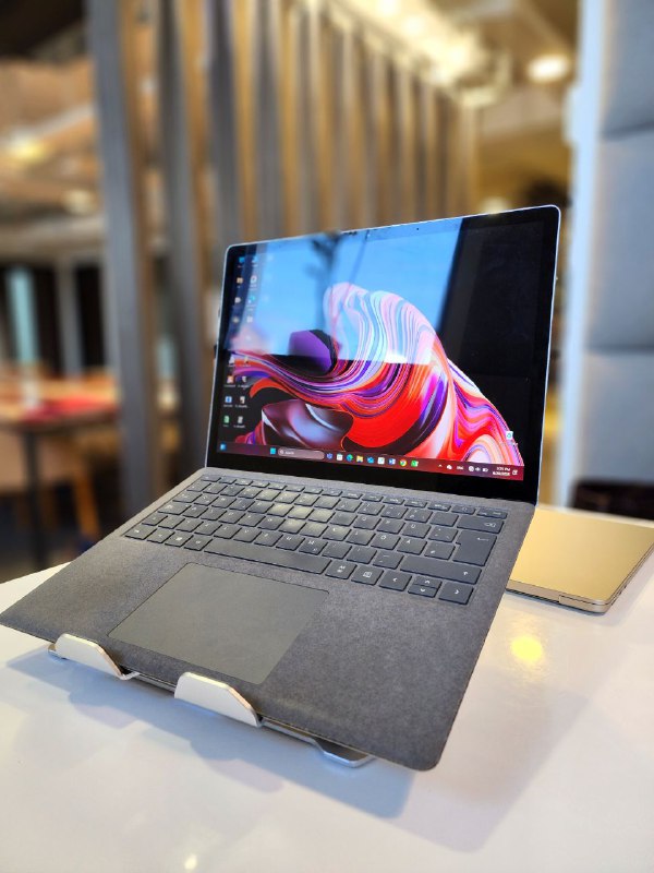 Microsoft Surface Laptop 4 13.5 Ryzen 5 8GB RAM 256GB SSD