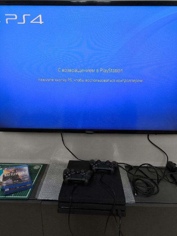 PlayStation 4 Pro 1ТБ, 2 геймпада, игры Battlefield 1, GTA 5 3