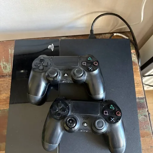 PS4, 2 геймпада, игры