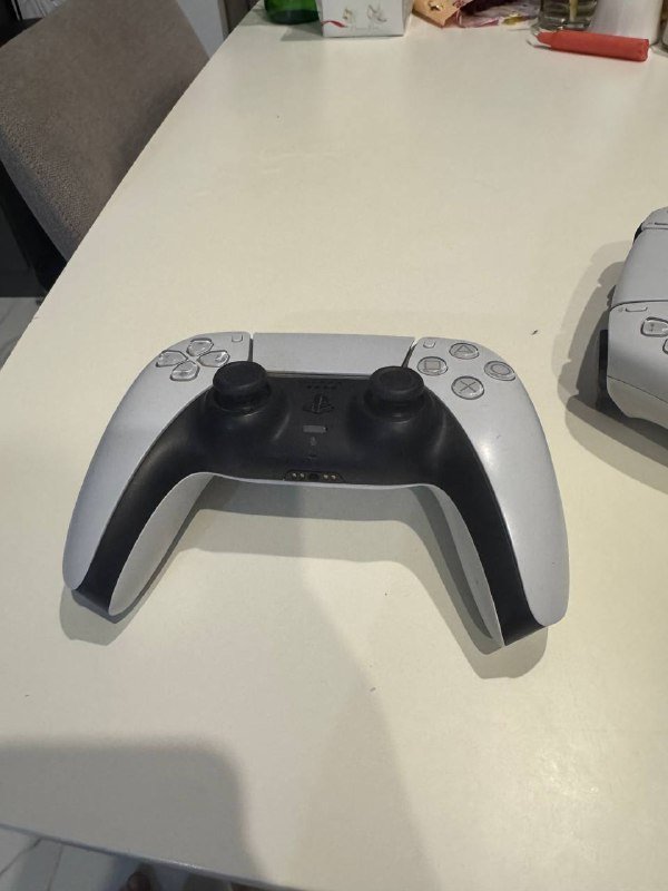 2 геймпада PS5 1 ревизия