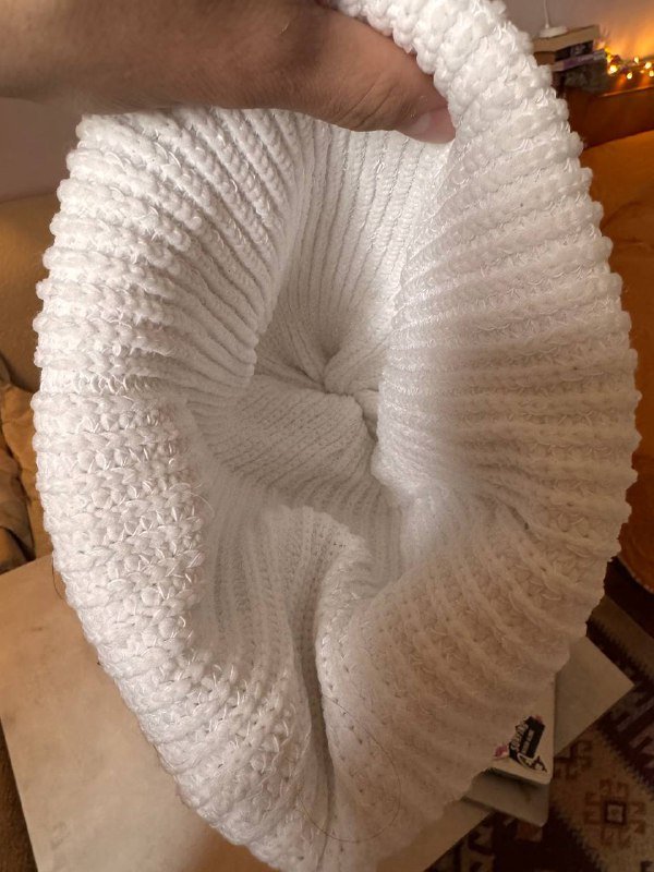 Тёплая белая шапка BROMO 2