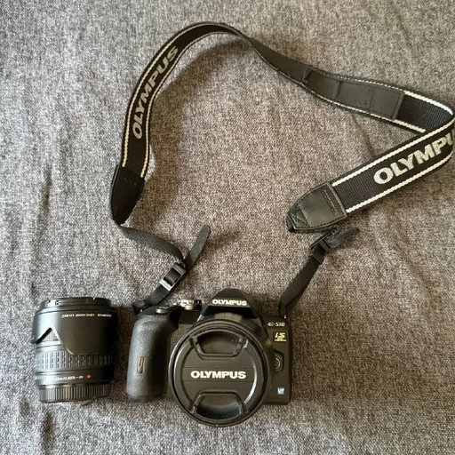 Фотоаппарат Olympus E-510 с двумя объективами и чехлом