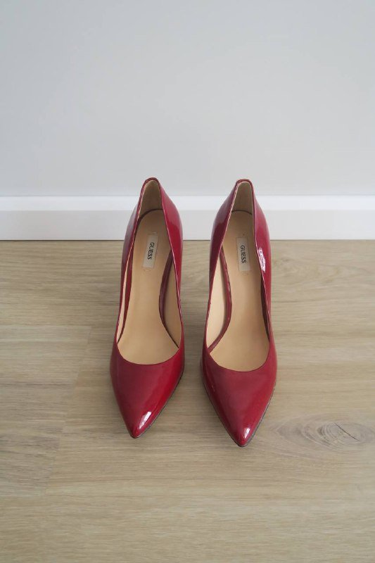 Красные лакированные туфли-лодочки Guess, размер 39 3