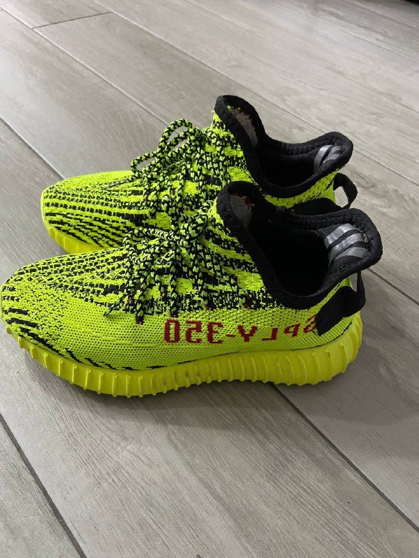 Кроссовки YEEZY BOOST 37 размер