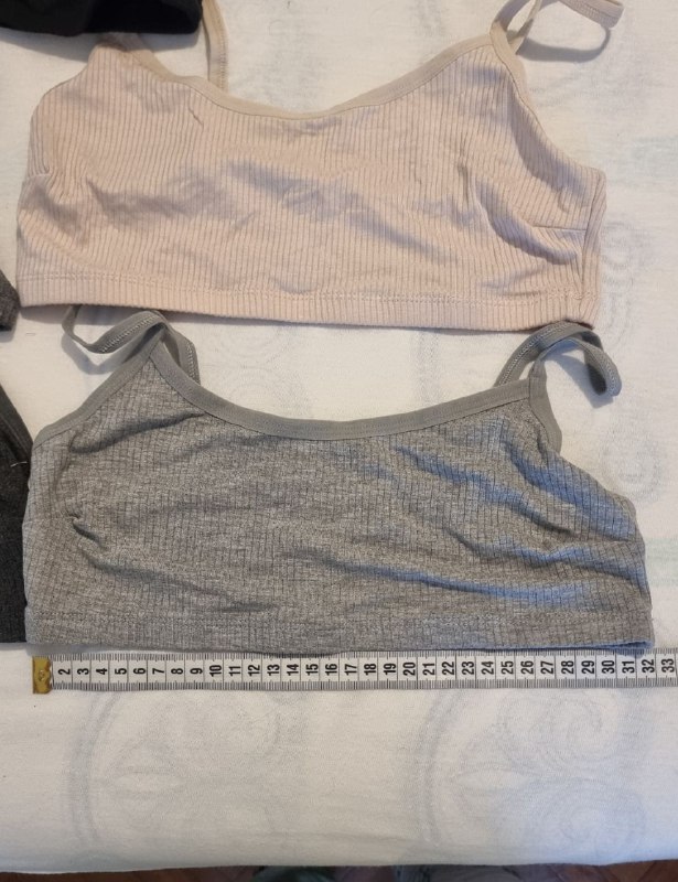 Five thin tops for girl summer 2