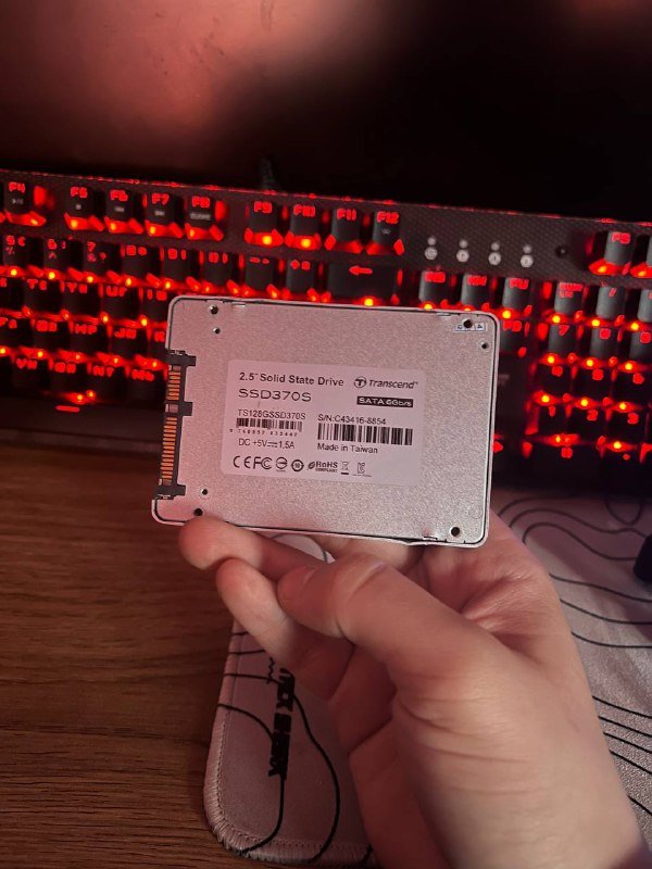 клавиатура, кулеры, SSD, материнская плата, оперативная память, видеокарта 6