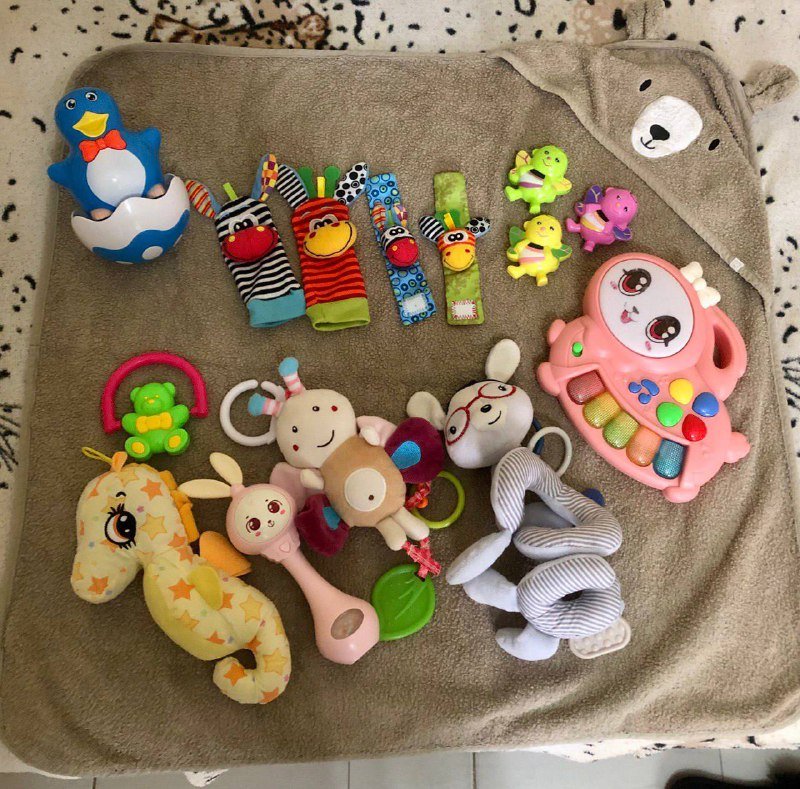 Пелёнки, одежда, игрушки, полотенце, матрасик, пазл, кенгурушка для малыша 3