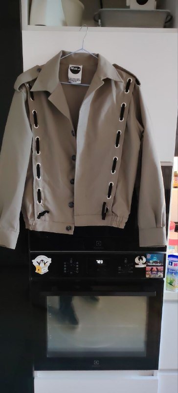 Женская жакет в стиле милитари