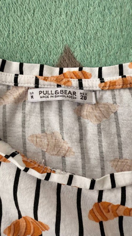 Футболка унисекс с принтом круассанов Pull&Bear S-M 100% коттон 3