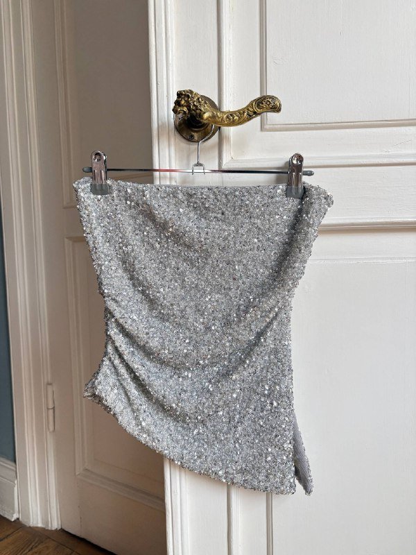 Серебряный топ в пайетках
