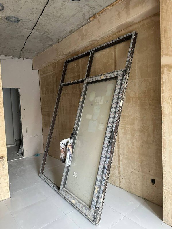 Металло-пластиковые двери с ключом 6