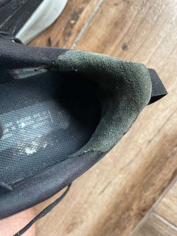 Кроссовки Nike беговые размер 42.5 EUR 9