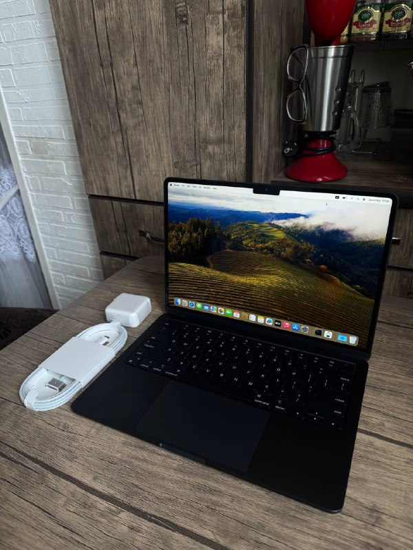 Macbook Air 2022 M2 8/512