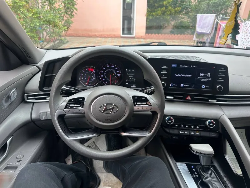 Hyundai Elantra SEL 2022 1