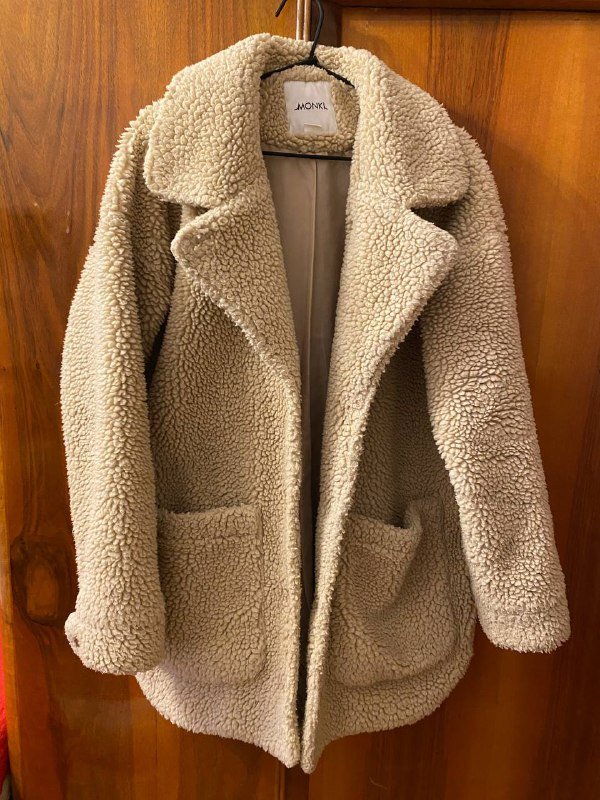 Искусственная шуба Monki размер М 1