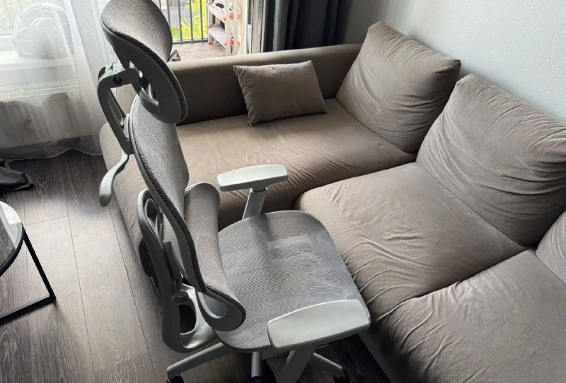 Эргономичный компьютерный стул с подставкой для ног 3