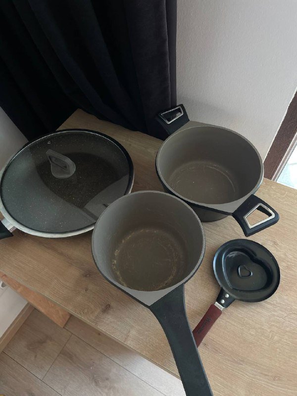 Набор 2 кастрюли, сковорода, крышка для сковороды