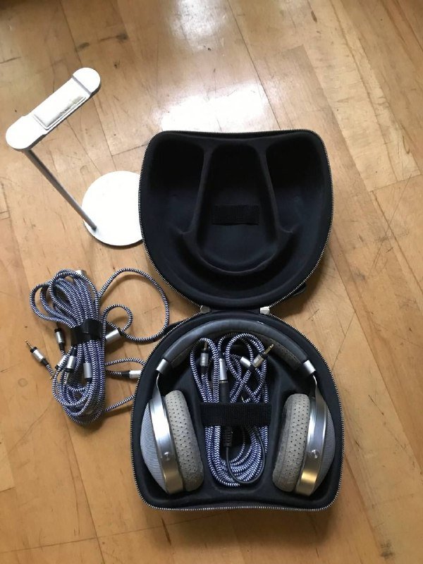 JBL Charge 5, наушники Focal Clear, объективы Nikon, Nikon D7100 3
