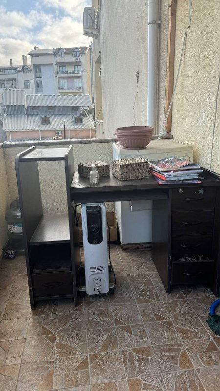 Стол с ящиками