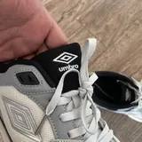 Кроссовки Umbro 2