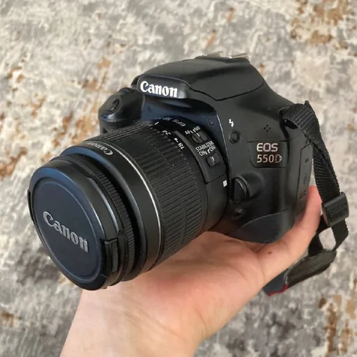 Canon EOS 550D, два объектива, аккумулятор, карта памяти