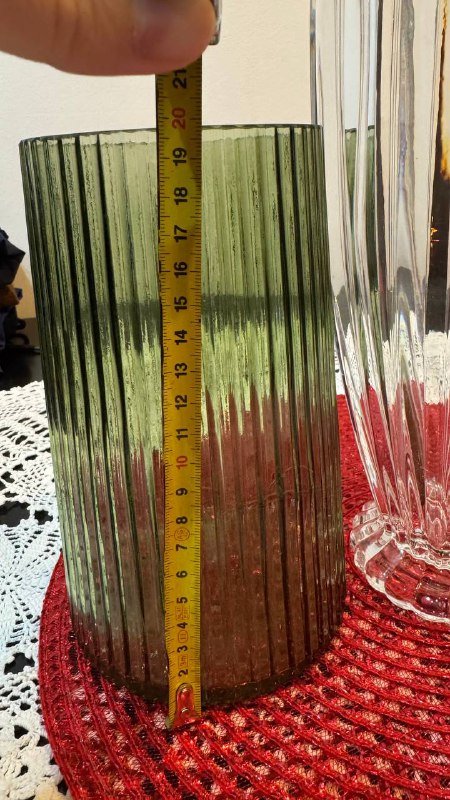 Вазы белая, зеленая 6