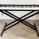 Монитор, колонки, кронштейн, стол, стул, MIDI-клавиатура, телевизор, саундбар, Xbox, робот-пылесос 3
