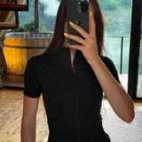 Женские спортивные футболки, рашгард, топ 9
