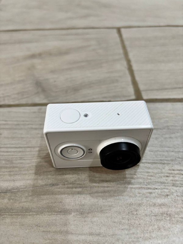 Экшн камера Xiaomi YI White с моноподом, штативом 2