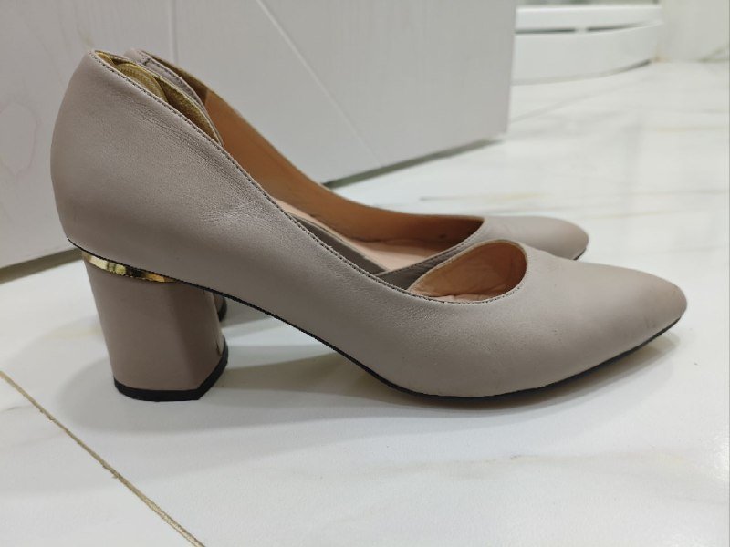 Бежевые кожаные туфли Tivalini, размер 41-42