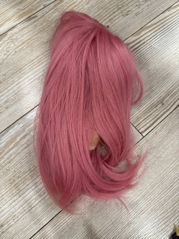 Парик розового цвета