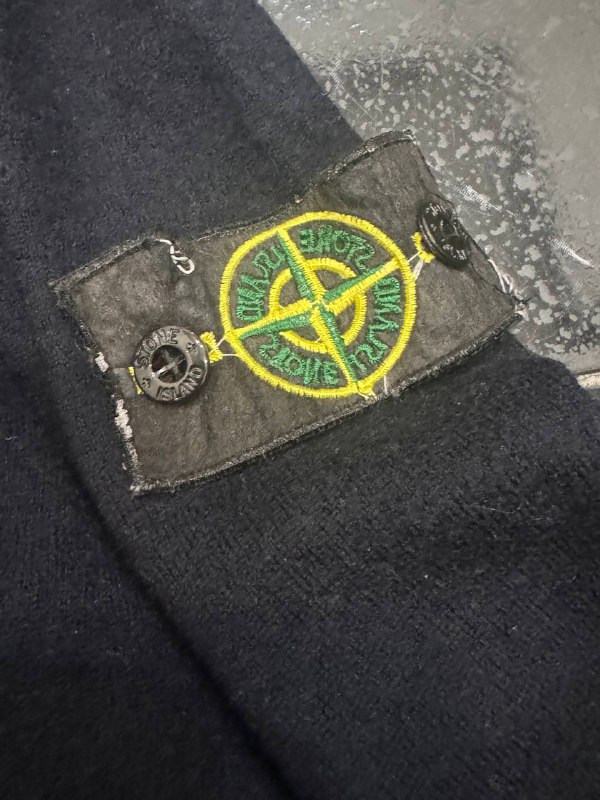 Черный свитер Stone Island 4