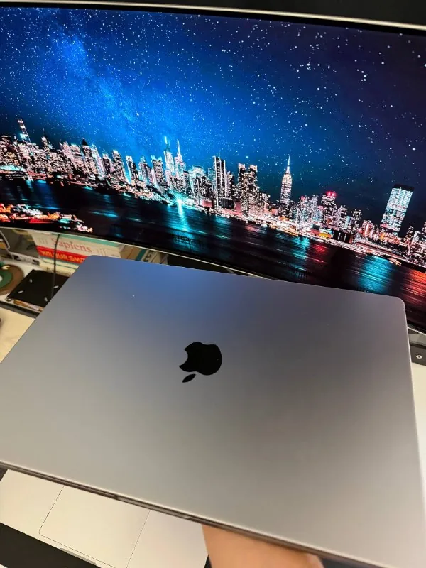 MacBook Pro 15" 1