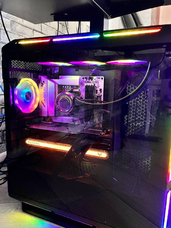 Компьютер с видеокартой Radeon RX 7900 XTX, AMD Ryzen 7 9800X3D 2