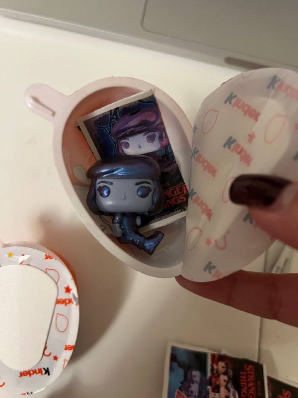 Фигурки Stranger Things Kinder Joy 3