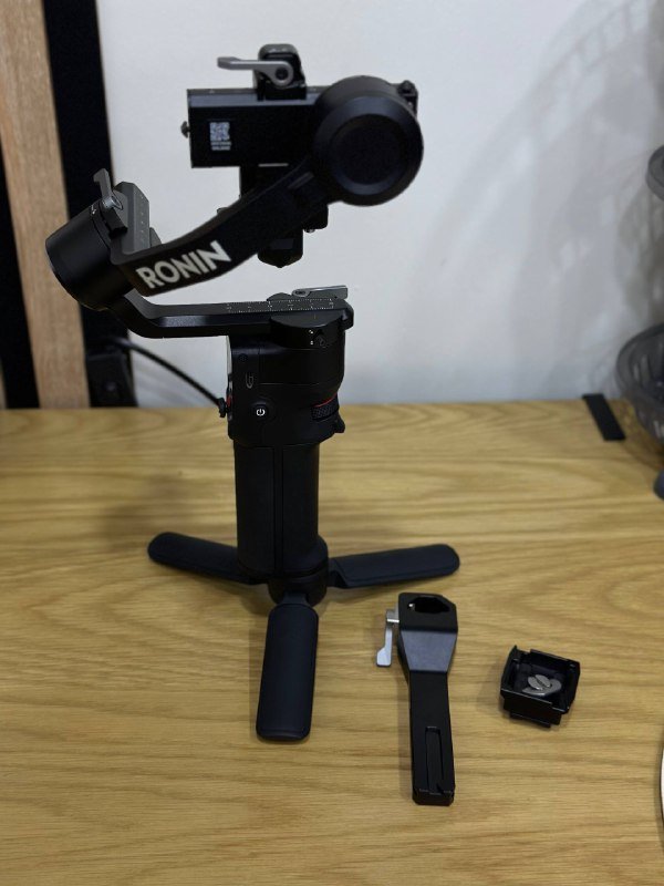 Камера Sony ZV-E10, объектив Sigma 16mm, стабилизатор DJI RS 3 Mini 3