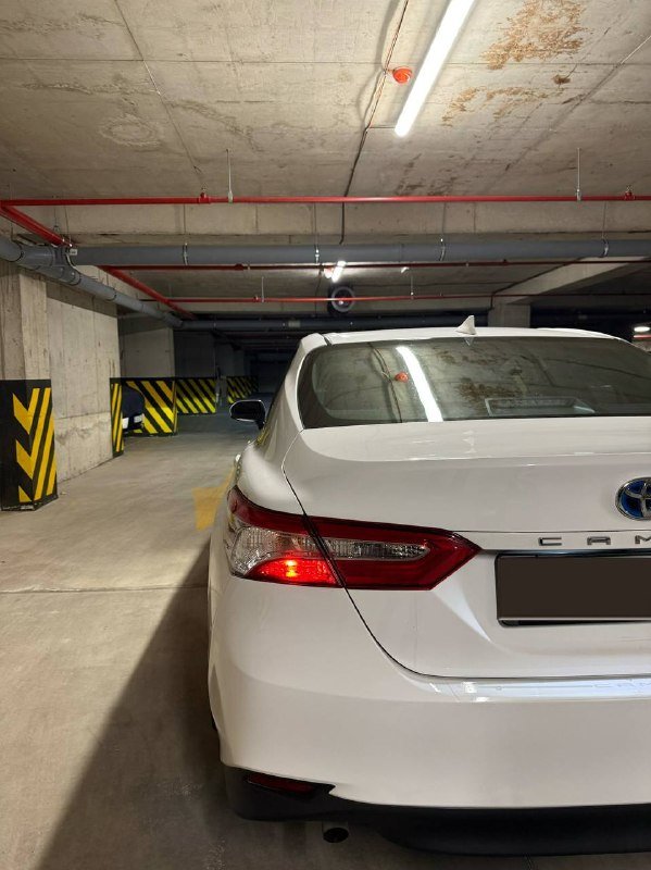 Toyota Camry LE 6