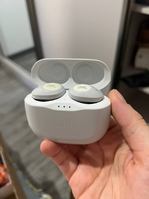 Беспроводные наушники JBL