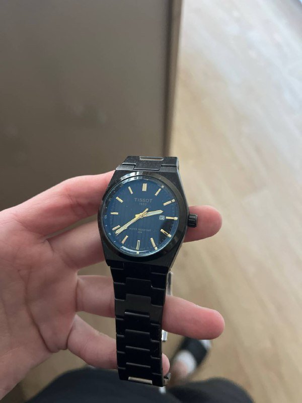 Часы Tissot черные, требуется замена батарейки