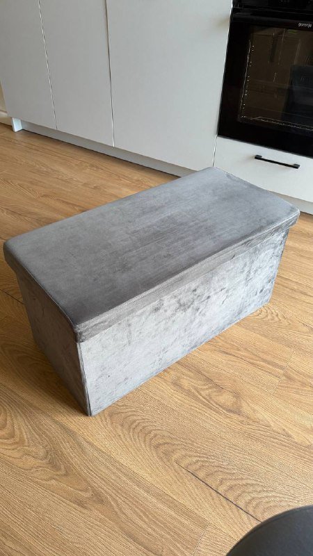 Бархатистый пуф для хранения вещей